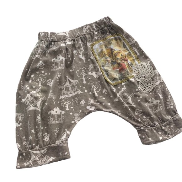 Novelty Print Doily Kitten Puppy Patched Baggy Harem Shorts 3T - Picture 1 of 6